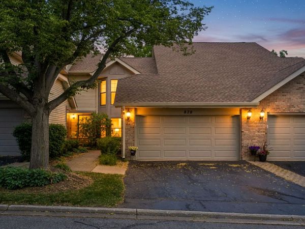 870 N Auburn Woods Drive , Palatine, IL 60067
