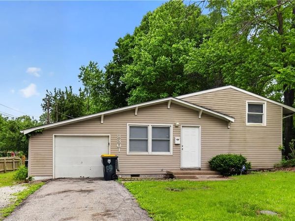 8301 E 111th Terrace, Kansas City, MO 64134