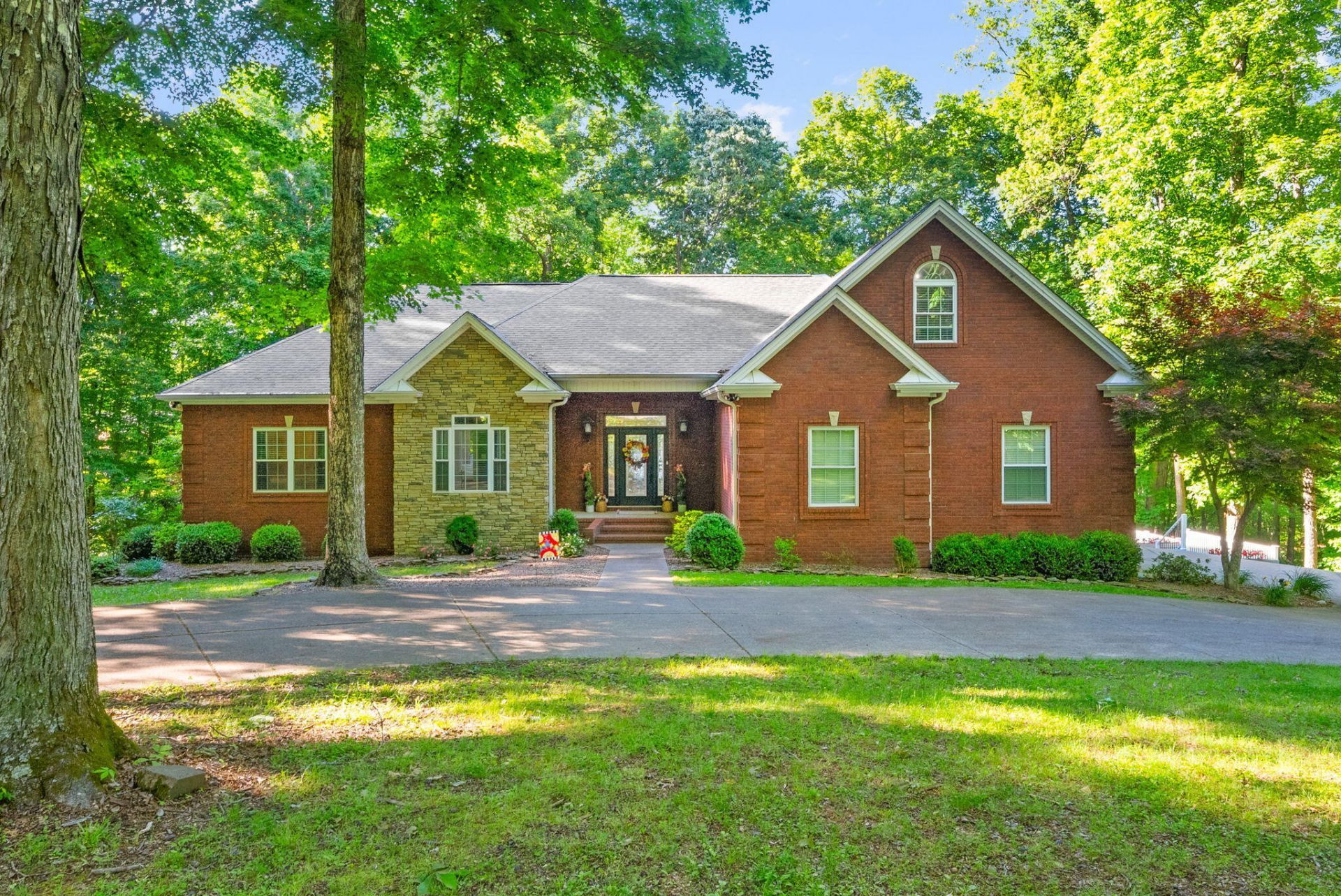 118 Periwinkle Hill Road, Cadiz, KY 42211