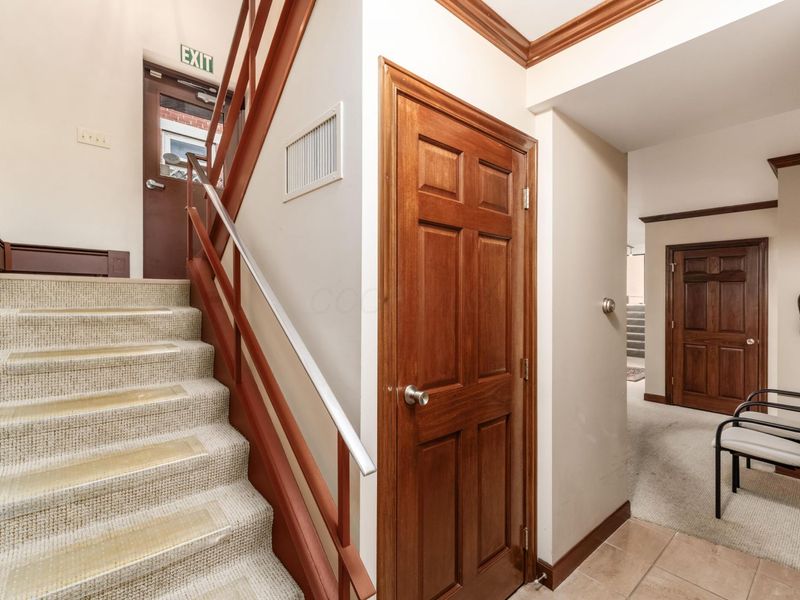 53 W 3rd Avenue, Columbus, OH 43201 Photo 34