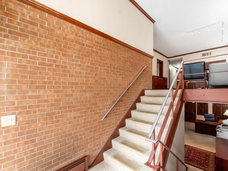 53 W 3rd Avenue, Columbus, OH 43201 Photo 6