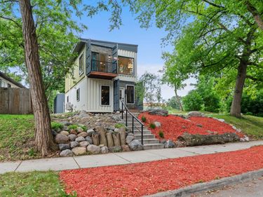2434 Irving Avenue N, Minneapolis, MN 55411