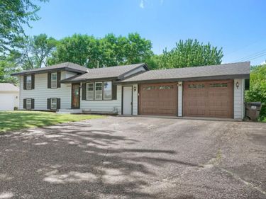 11340 Gladiola Street NW, Coon Rapids, MN 55433