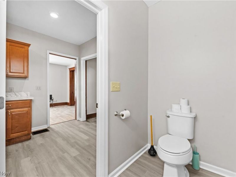 690 Upson Street, Akron, OH 44305 Photo 26