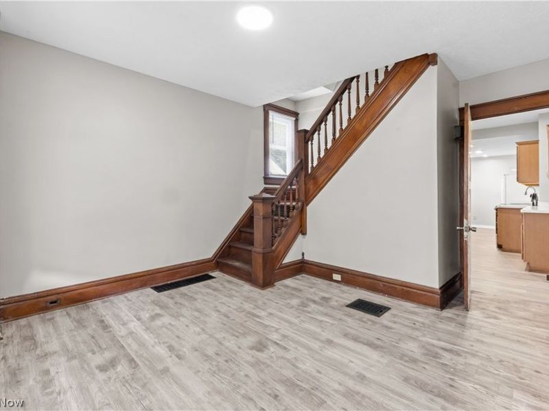 690 Upson Street, Akron, OH 44305 Photo 4