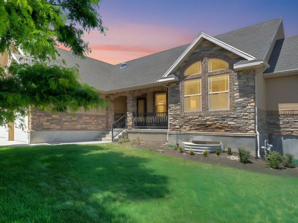 1376 W JORDAN HILLS DR, South Jordan, UT 84095