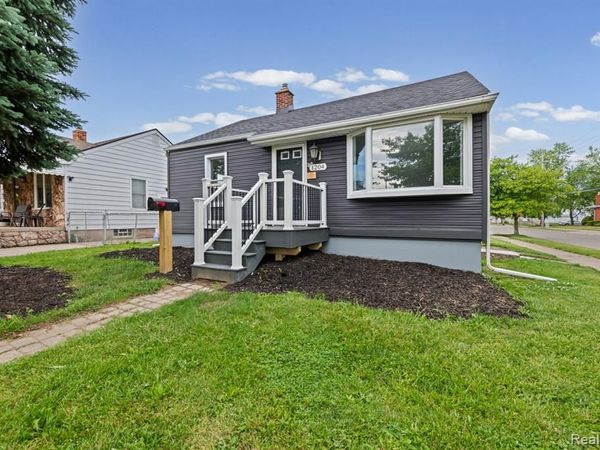 1204 8th Street, Wyandotte, MI 48192