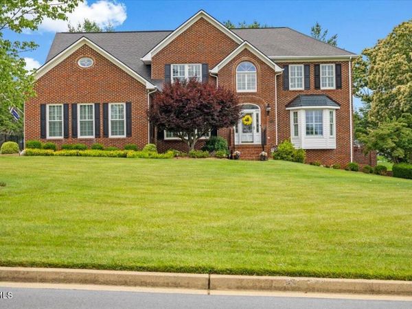 106 Sterling Springs Drive, Johnson City, TN 37604