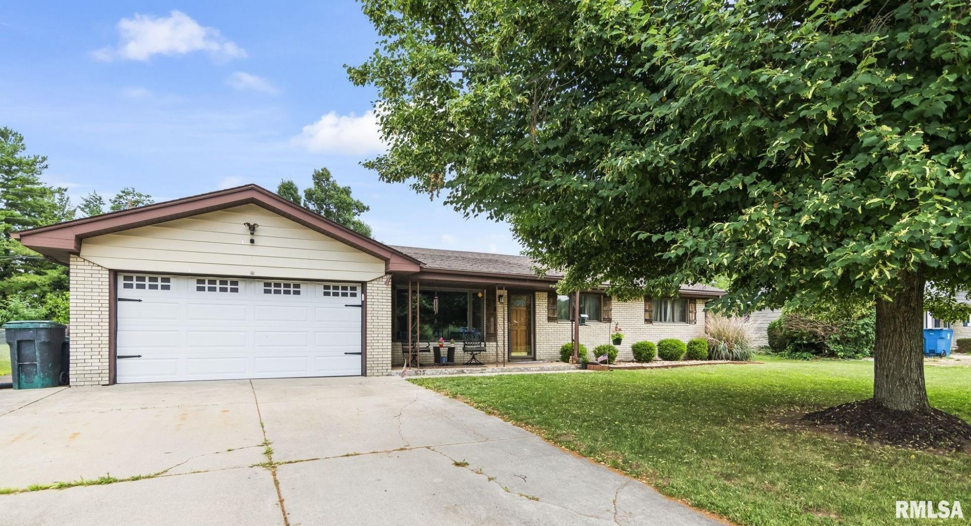 29 Birch Drive, Chatham, IL 62629 Main Photo