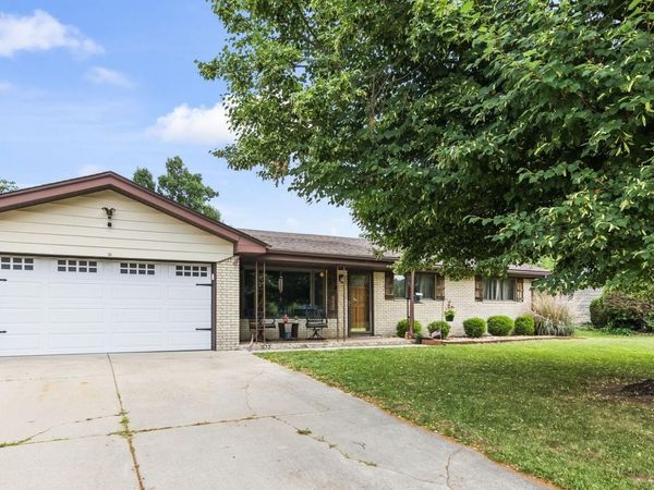 29 BIRCH Drive, Chatham, IL 62629