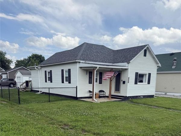 1001 S Macoupin Street , Gillespie, IL 62033