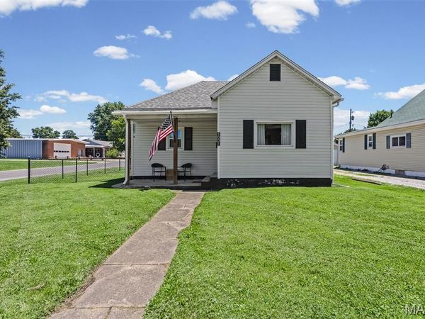 1001 S Macoupin Street, Gillespie, IL 62033