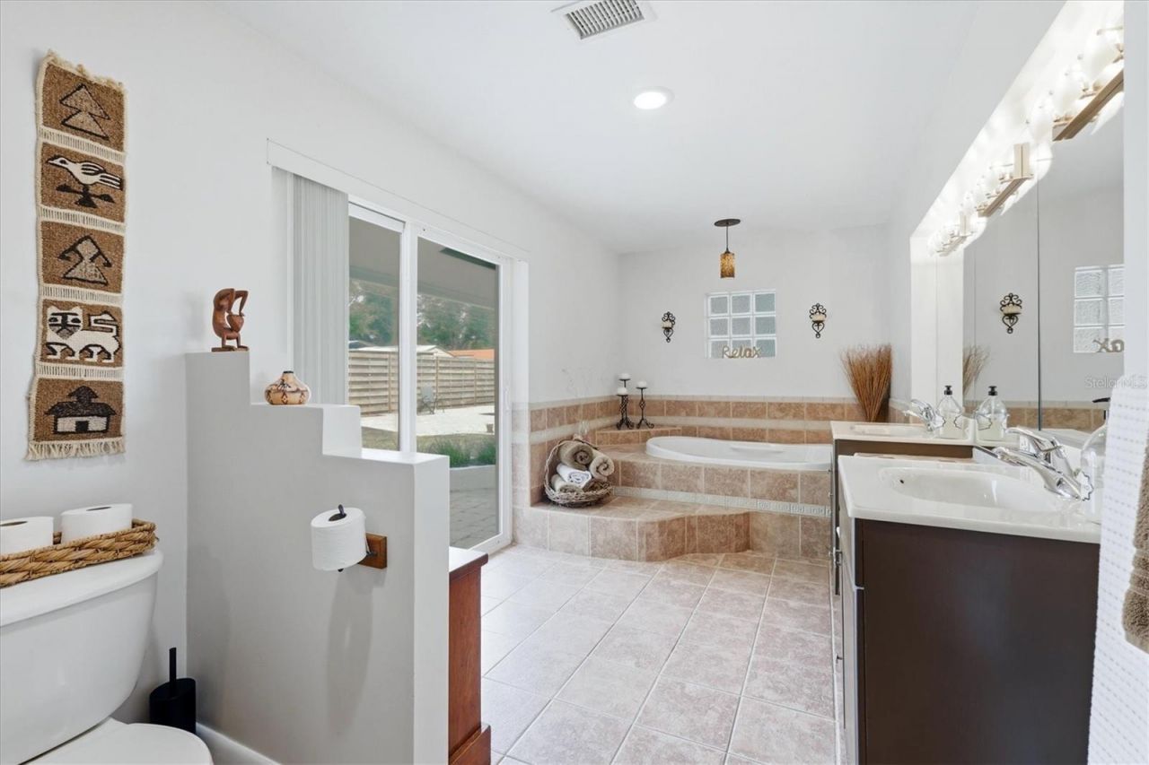 3612 S Lockwood Ridge Road, Sarasota, FL 34239 Photo