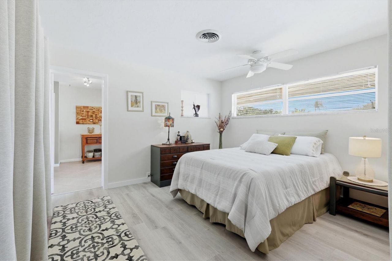 3612 S Lockwood Ridge Road, Sarasota, FL 34239 Photo