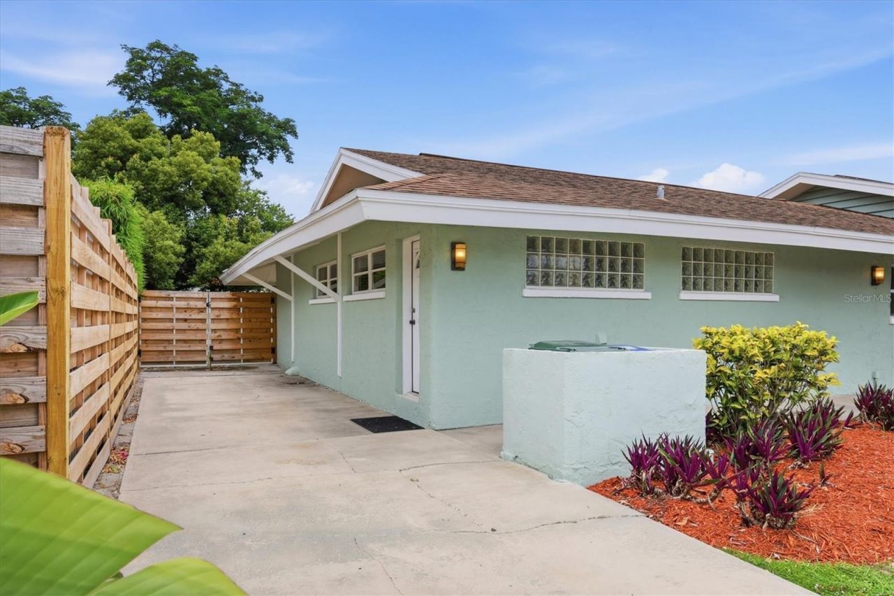 3612 S Lockwood Ridge Road, Sarasota, FL 34239 Photo