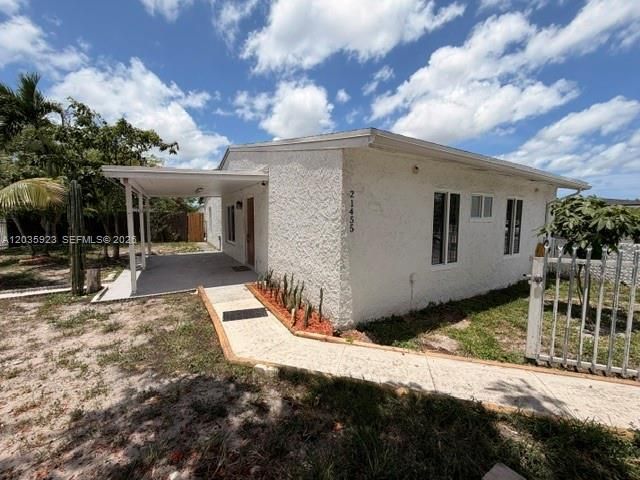 21455 NW 39th Ave , Unit 1, Miami Gardens, FL 33055 Photo