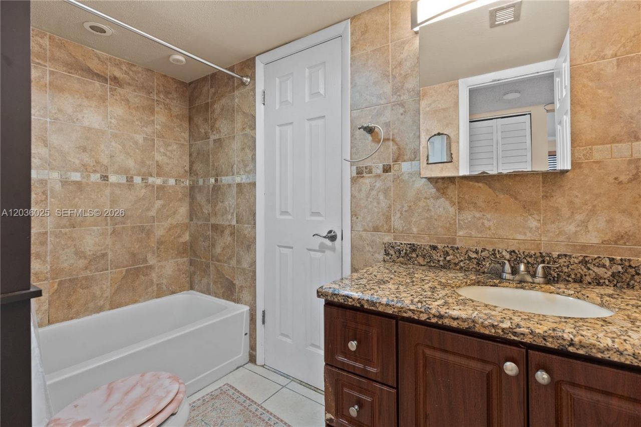 3777 NW 78th Ave, Unit 9C, Davie, FL 33024 Photo