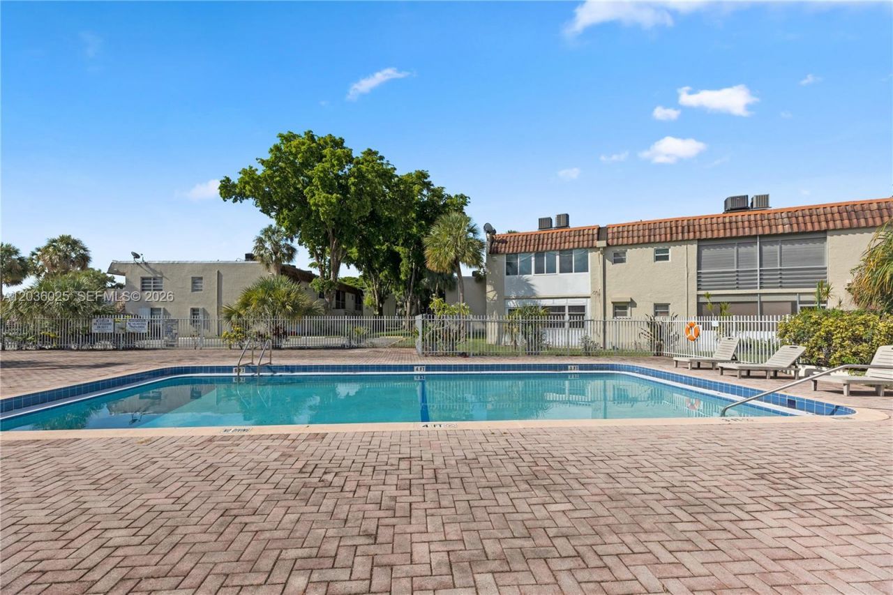 3777 NW 78th Ave, Unit 9C, Davie, FL 33024 Photo