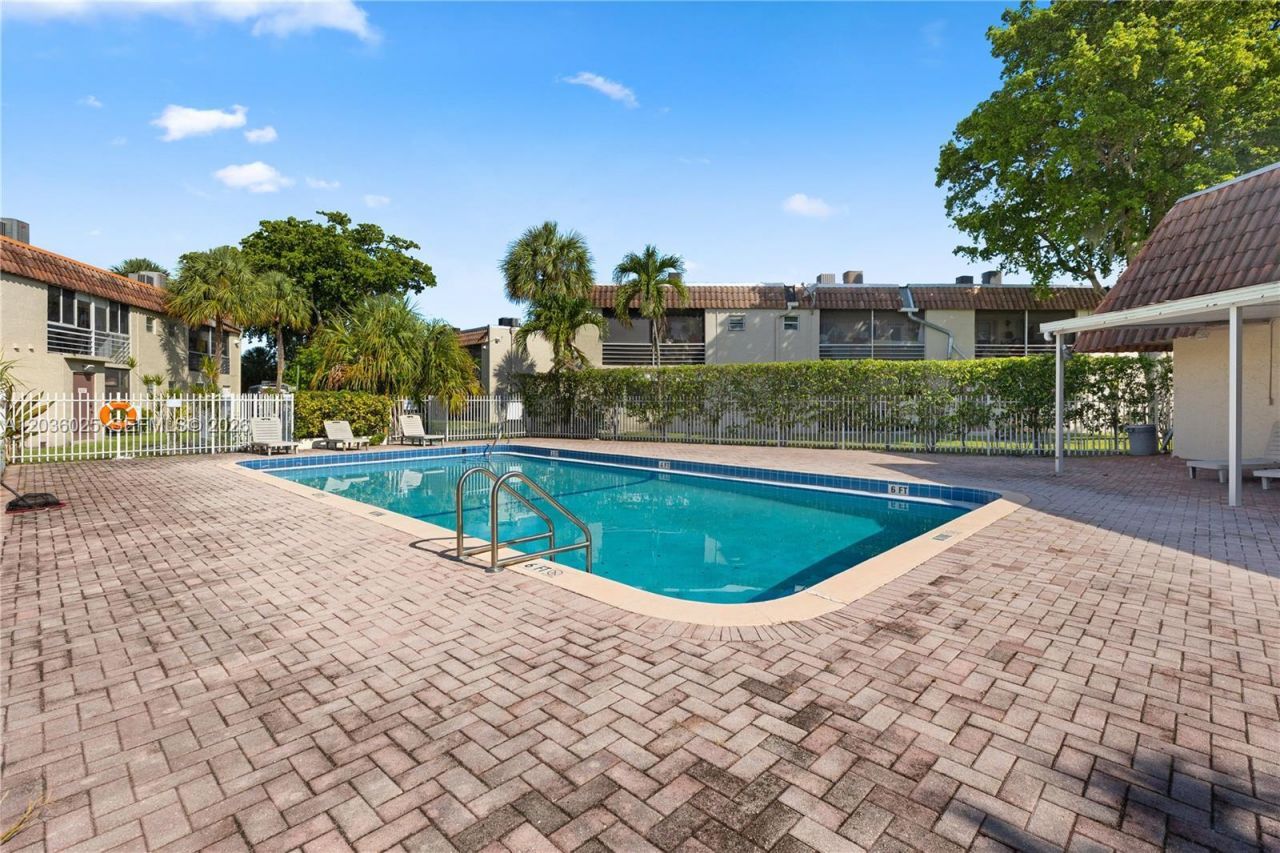 3777 NW 78th Ave, Unit 9C, Davie, FL 33024 Photo