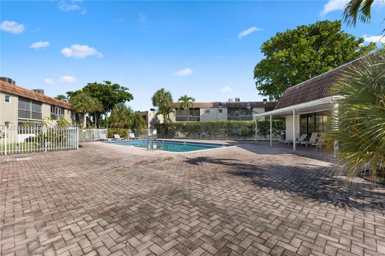 3777 NW 78th Ave, Unit 9C, Davie, FL 33024 Photo
