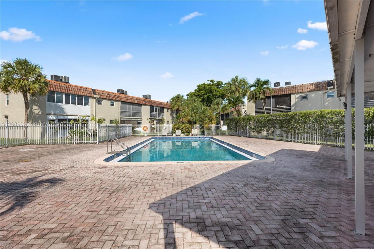 3777 NW 78th Ave, Unit 9C, Davie, FL 33024 Photo