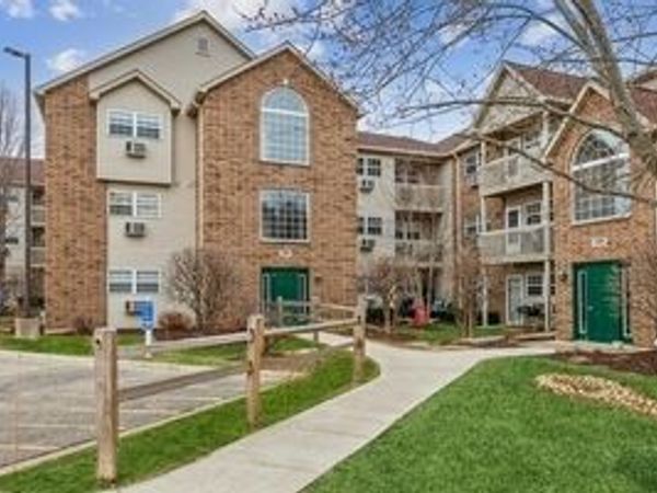 430 CUNAT Boulevard , Unit 3G, Richmond, IL 60071