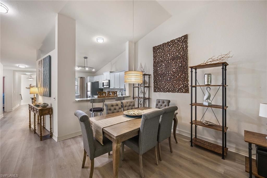 640 Luisa Ln, Unit 804-4, Naples, FL 34104 Photo
