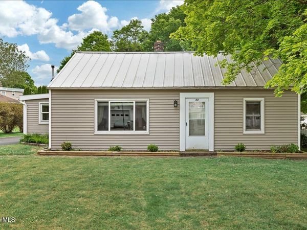 10 Westbrook Drive, Nassau, NY 12123