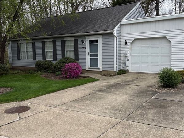 3352 Brookside Lane , Cuyahoga Falls, OH 44223