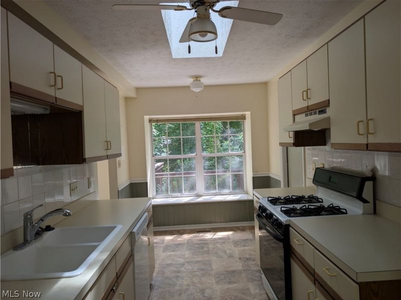 3352 Brookside Lane, Cuyahoga Falls, OH 44223 Photo 4
