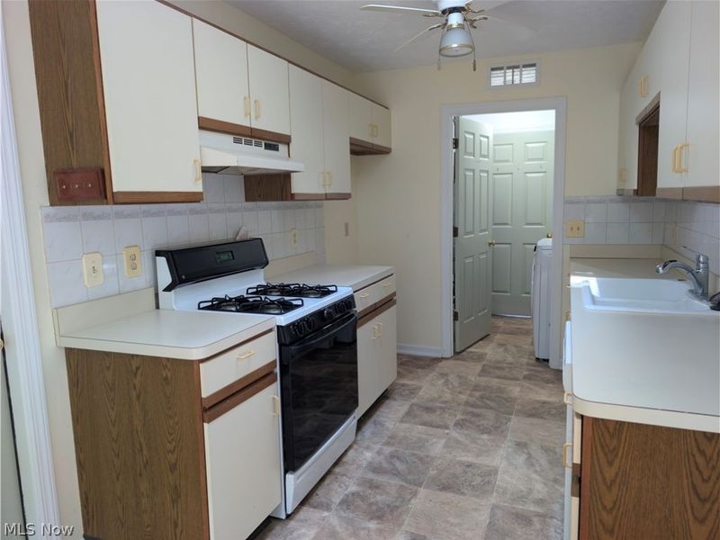 3352 Brookside Lane, Cuyahoga Falls, OH 44223 Photo 6