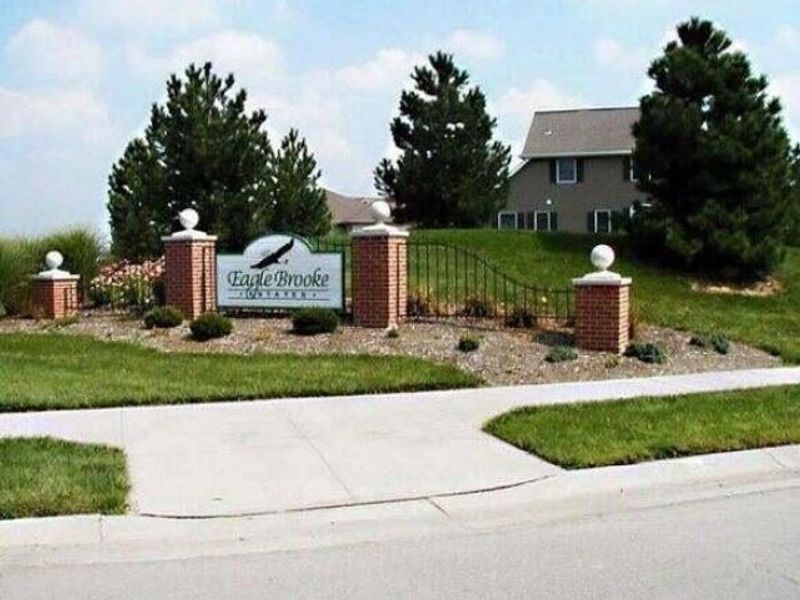 2207 Eaglebrooke Parkway, Unit 165, Celina, OH 45822 Photo 2