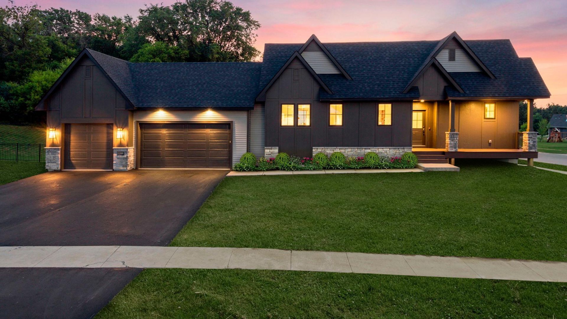 19820 Henning Avenue , Lakeville, MN 55044