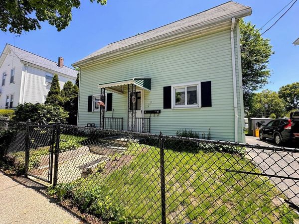 27 Flint St, Lynn, MA 01905