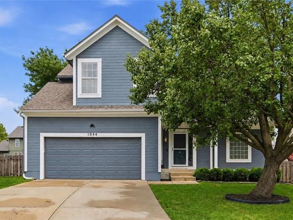 1044 N Troost Avenue, Olathe, KS 66061