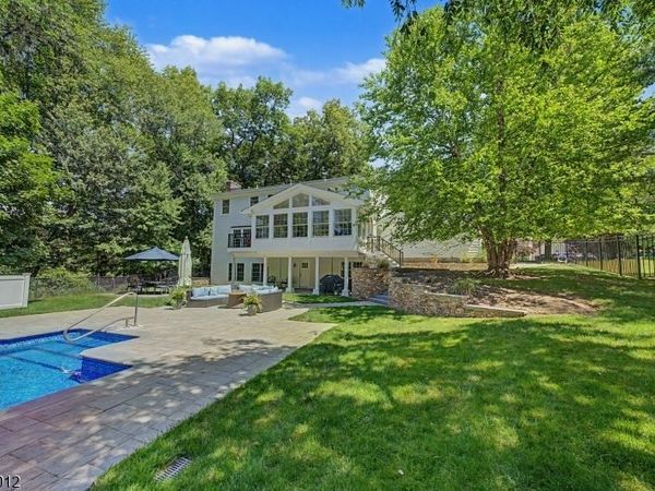 11 Goose Cove Ln, Ramsey, NJ 07446