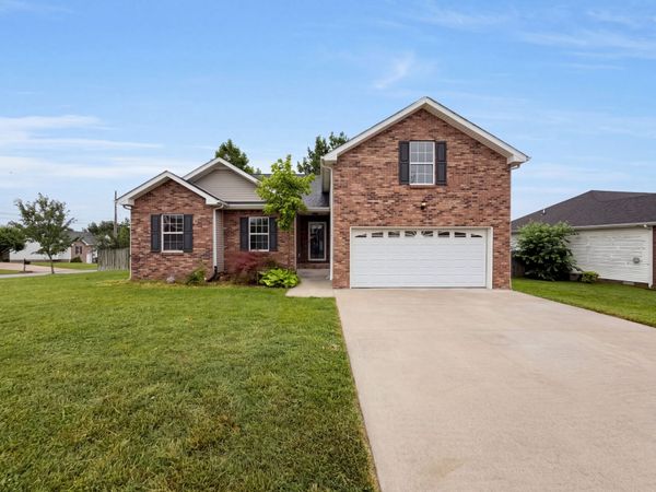 245 Harold Dr , Clarksville, TN 37040
