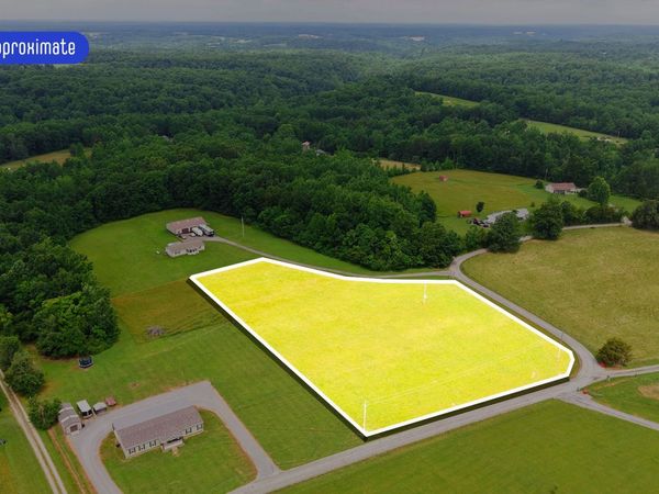 5475 King Robert Ln , Westmoreland, TN 37186
