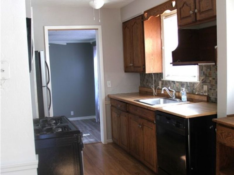 2580 E 37th Street, Lorain, OH 44055 Photo 13
