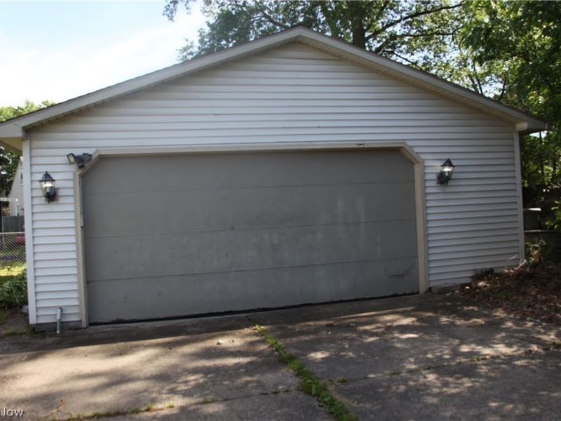 2580 E 37th Street, Lorain, OH 44055 Photo 5