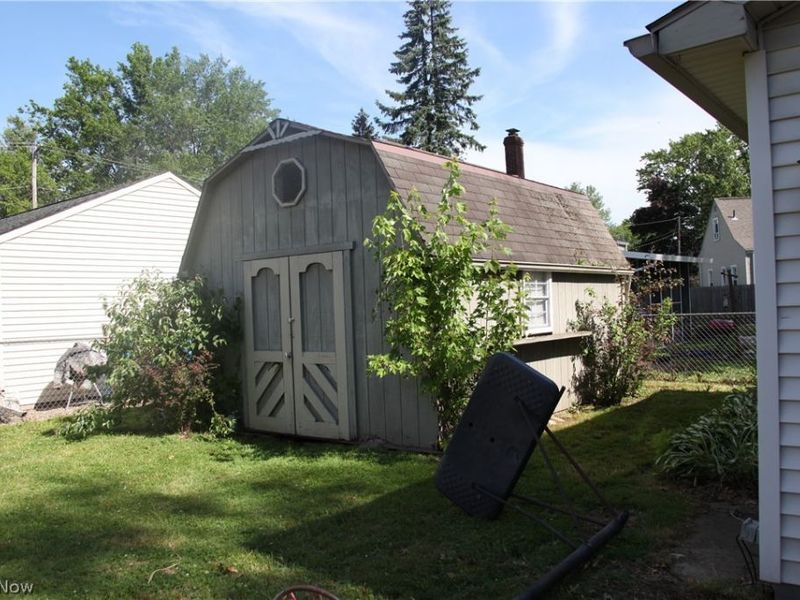 2580 E 37th Street, Lorain, OH 44055 Photo 6