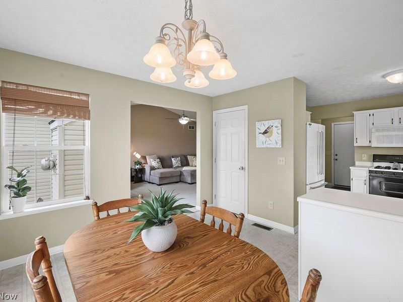 6514 Candlestick Avenue NE, Canton, OH 44721 Photo 11