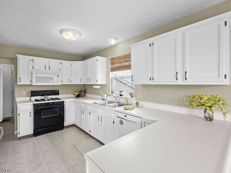 6514 Candlestick Avenue NE, Canton, OH 44721 Photo 13