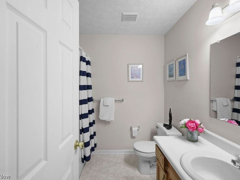 6514 Candlestick Avenue NE, Canton, OH 44721 Photo 32