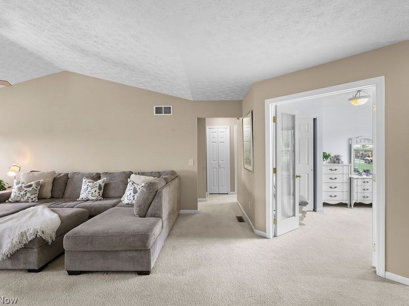 6514 Candlestick Avenue NE, Canton, OH 44721 Photo 5