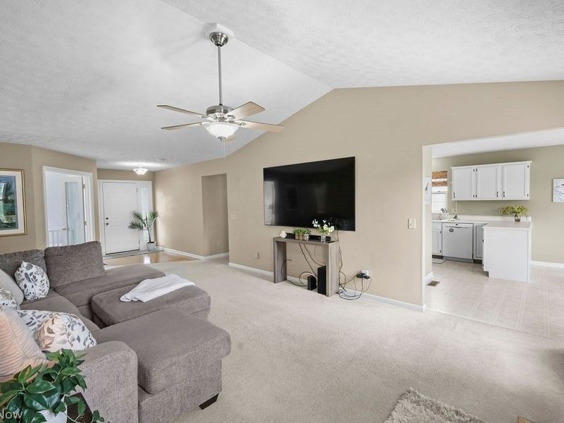 6514 Candlestick Avenue NE, Canton, OH 44721 Photo 8