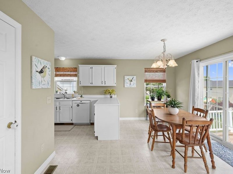 6514 Candlestick Avenue NE, Canton, OH 44721 Photo 9