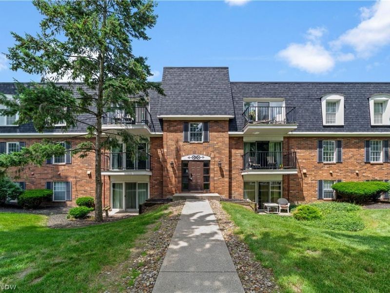 1900 King James Parkway, Unit 303, Westlake, OH 44145 Photo 1