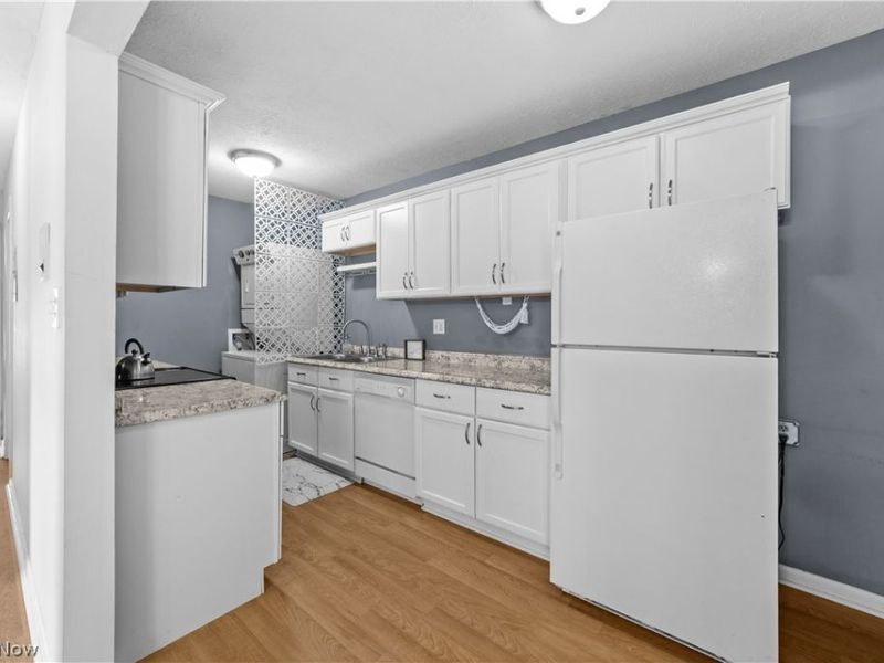 1900 King James Parkway, Unit 303, Westlake, OH 44145 Photo 12