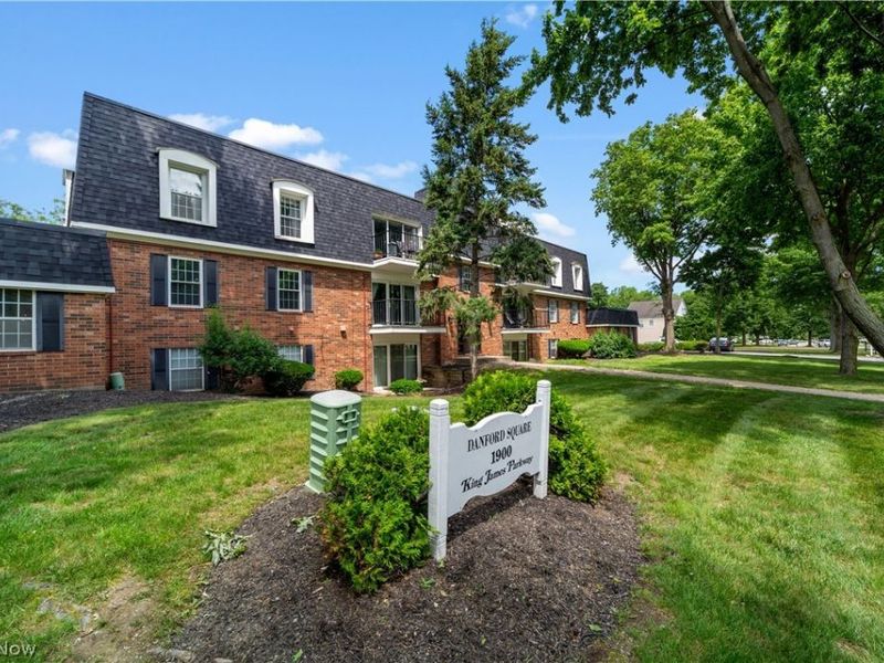 1900 King James Parkway, Unit 303, Westlake, OH 44145 Photo 2